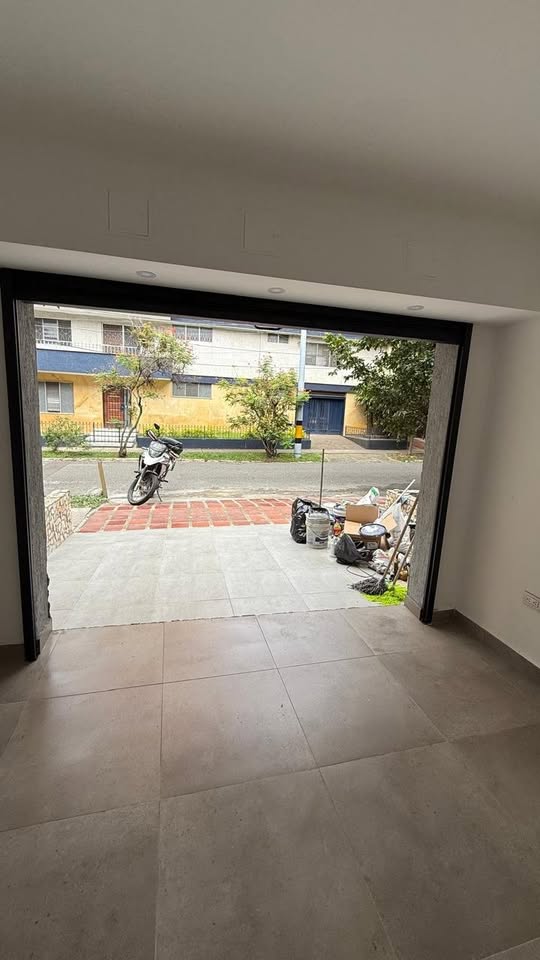 ARRIENDO LOCAL EN LAURELES ESTADIO