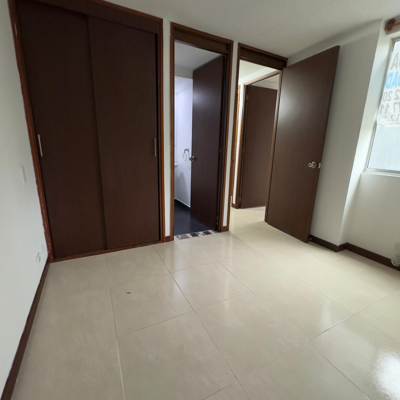ARRIENDO APARTAMENTO EN LA LOMA DE LOS BERNAL