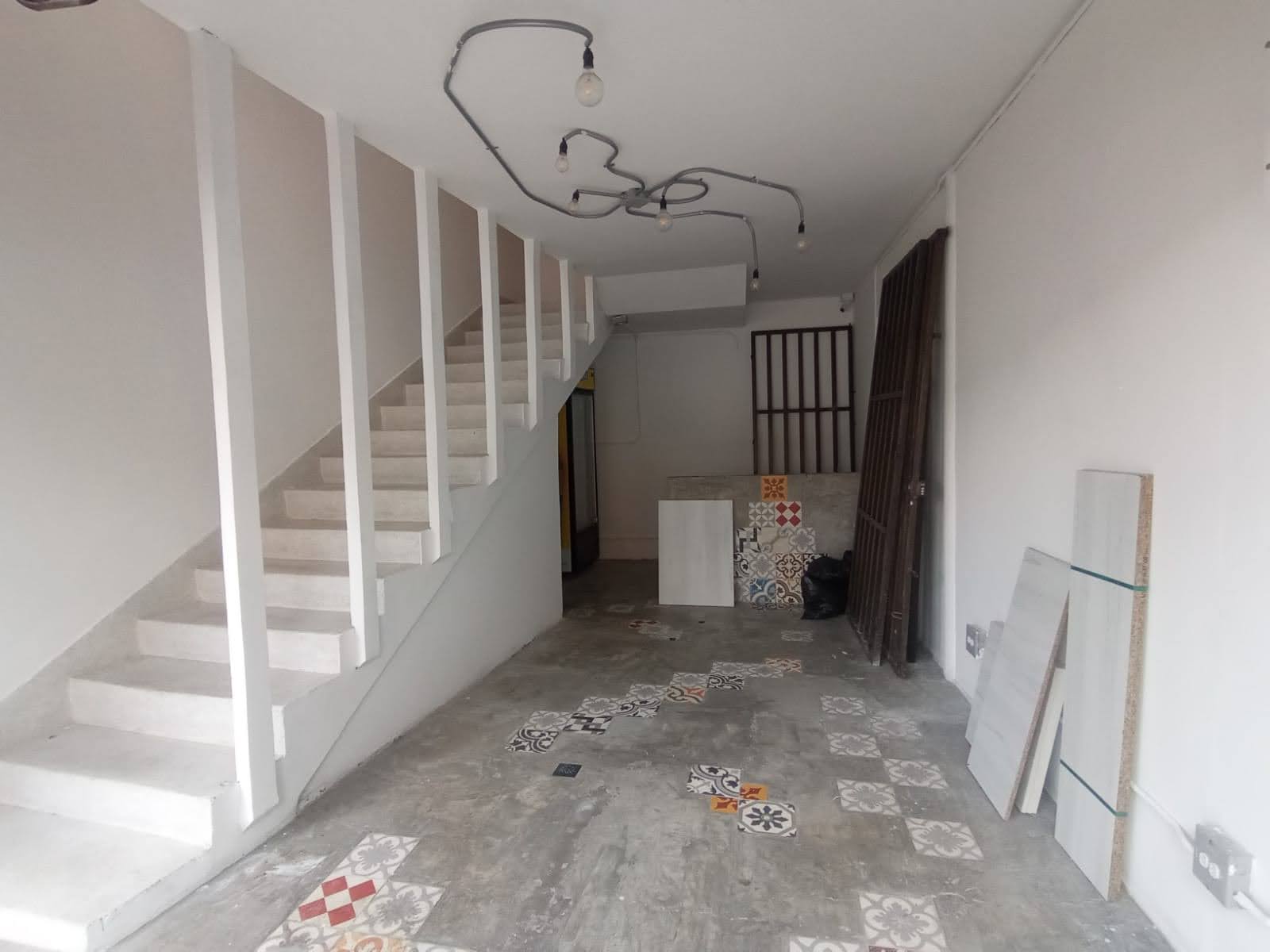 ARRIENDO CASA LOCAL EN LAURELES