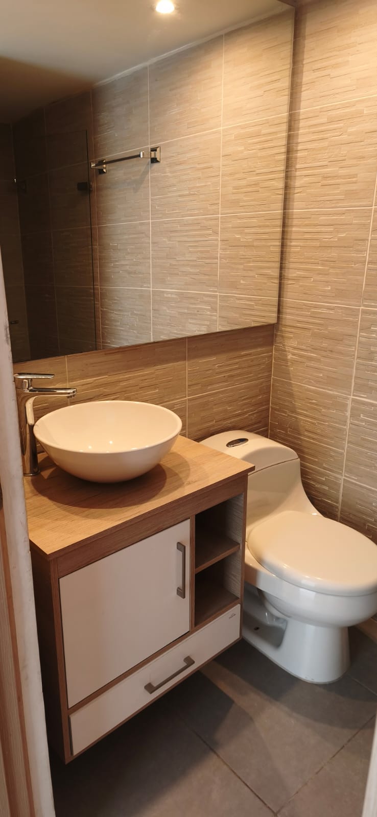 ARRIENDO APARTAMENTO EN LA LOMA DE LOS BERNAL