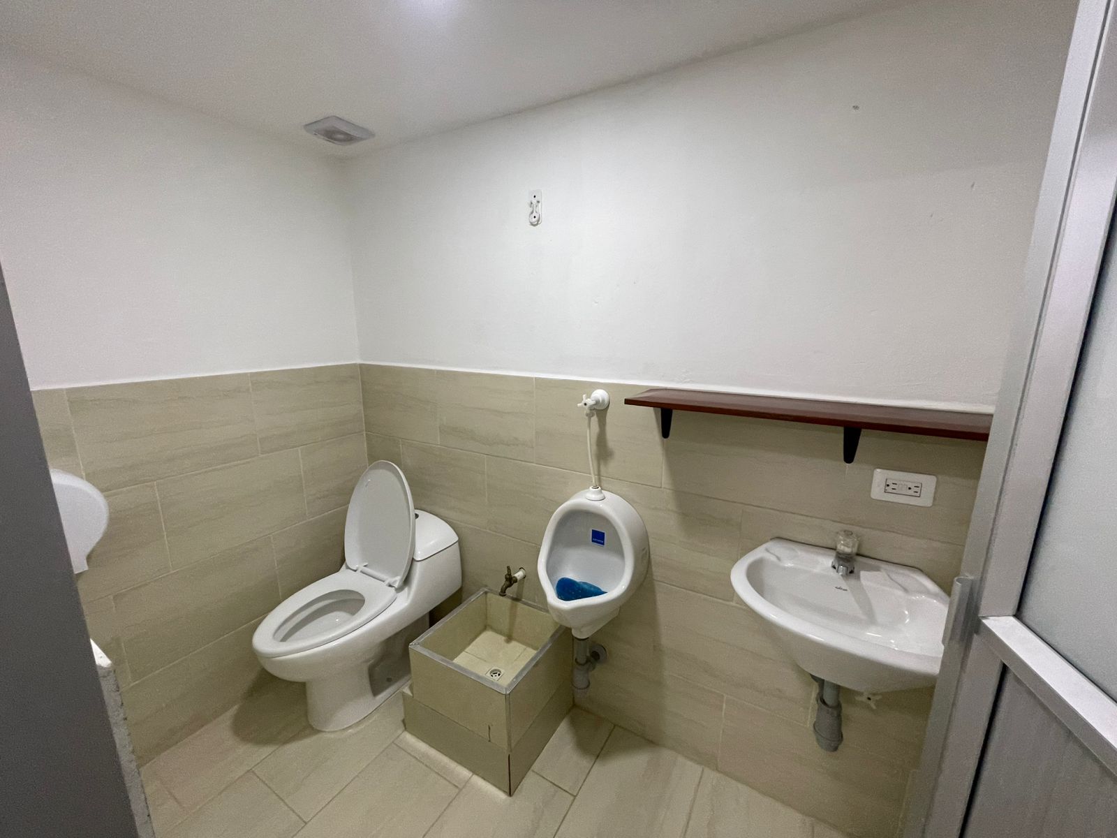 ARRIENDO LOCAL EN RIONEGRO