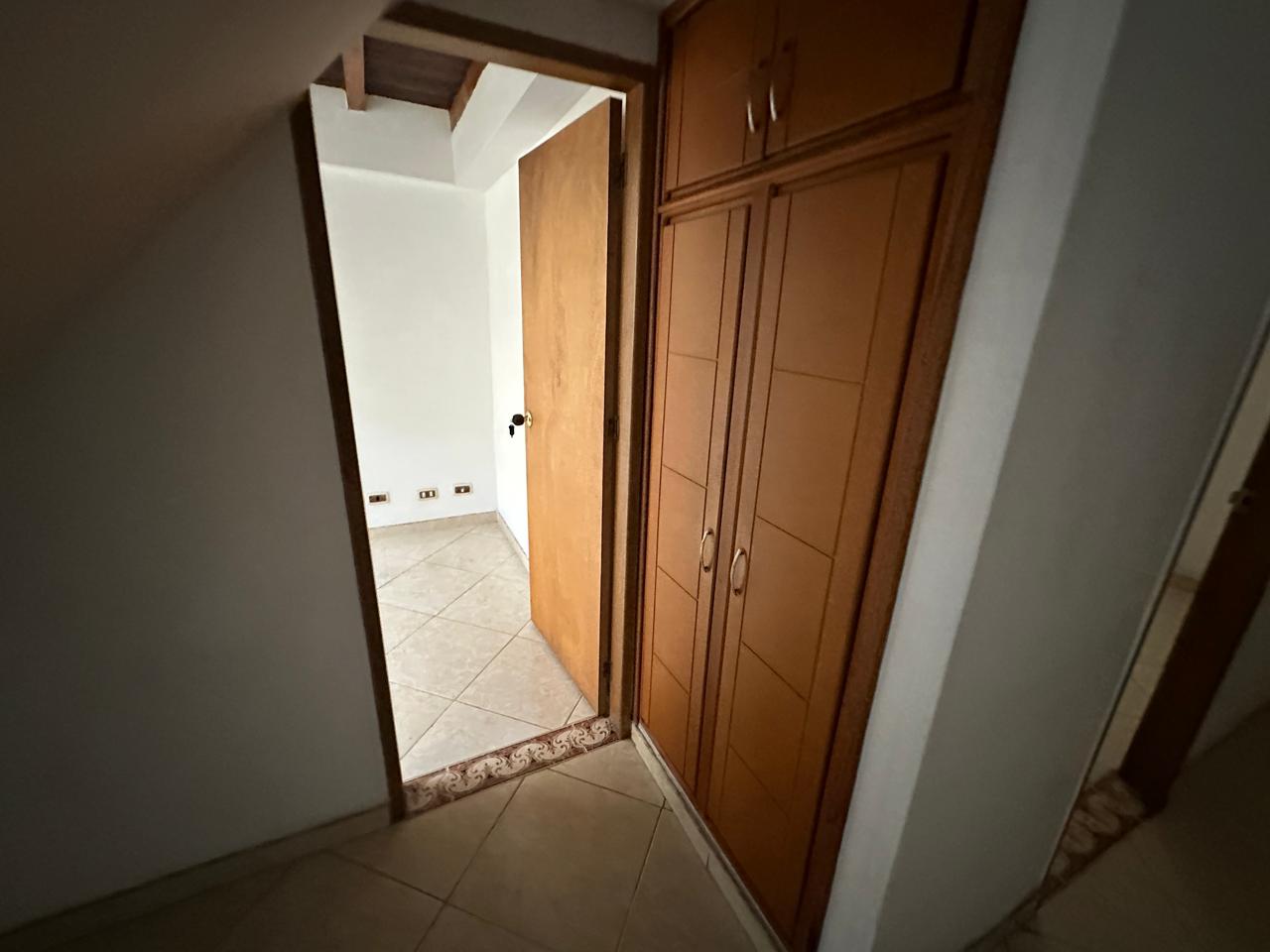 ARRIENDO APARTAMENTO DUPLEX EN EL VELODROMO
