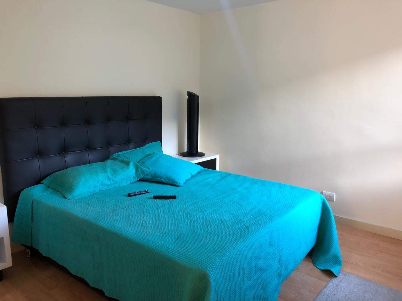 VENDO APARTAMENTO EN LA LOMA DE LOS BERNAL