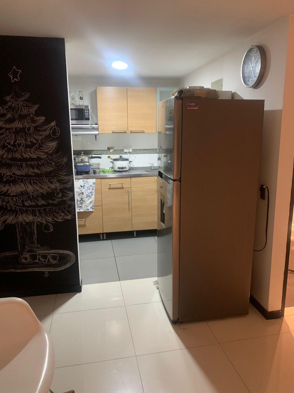 ARRIENDO APARTAMENTO AMOBLADO EN LA AMERICA