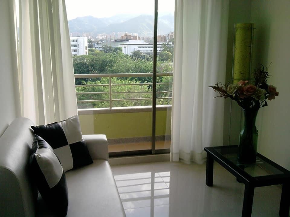 ARRIENDO APARTAMENTO AMOBLADO EN LAURELES SAN JOAQUIN