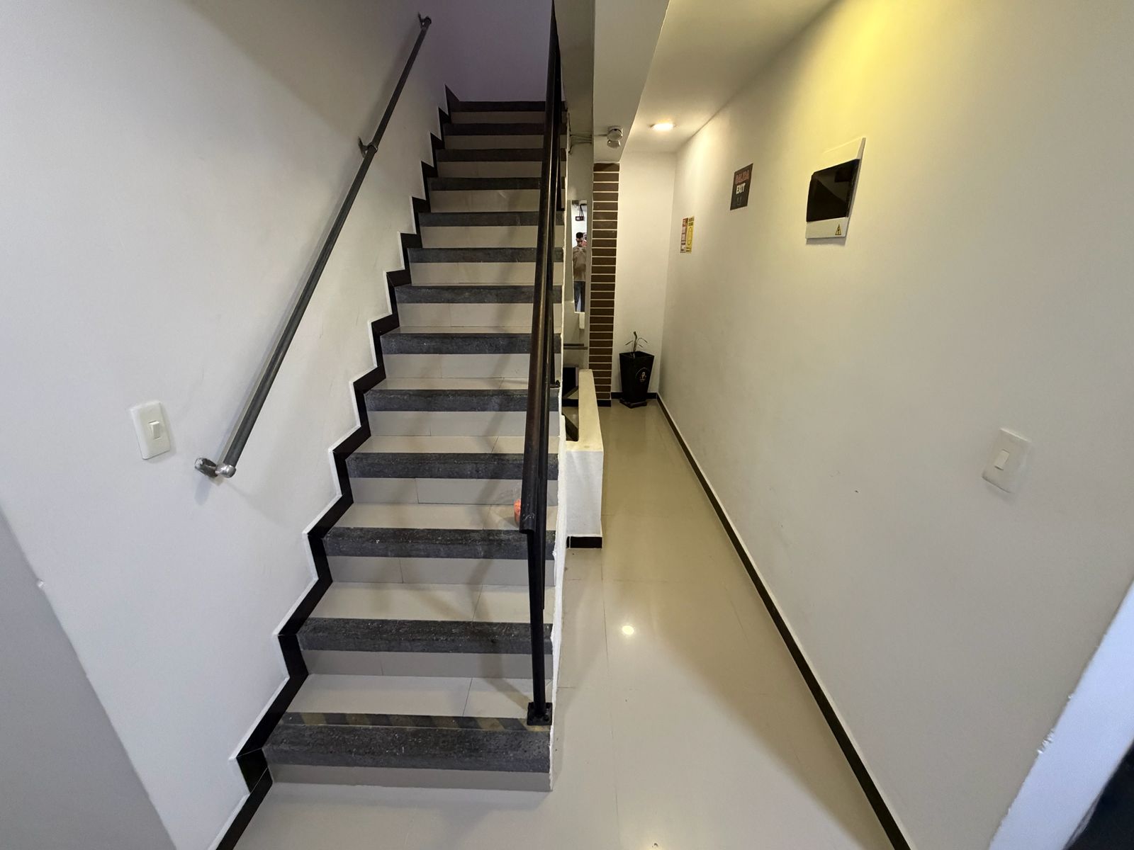 VENDO HOTEL EN LAURELES