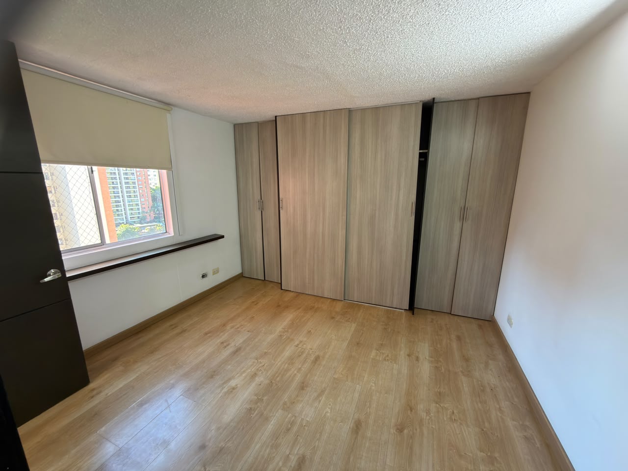 ARRIENDO APARTAMENTO EN LA LOMA DE LOS BERNAL