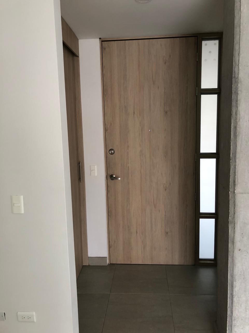 ARRIENDO APARTAESTUDIO EN LAURELES NOGAL