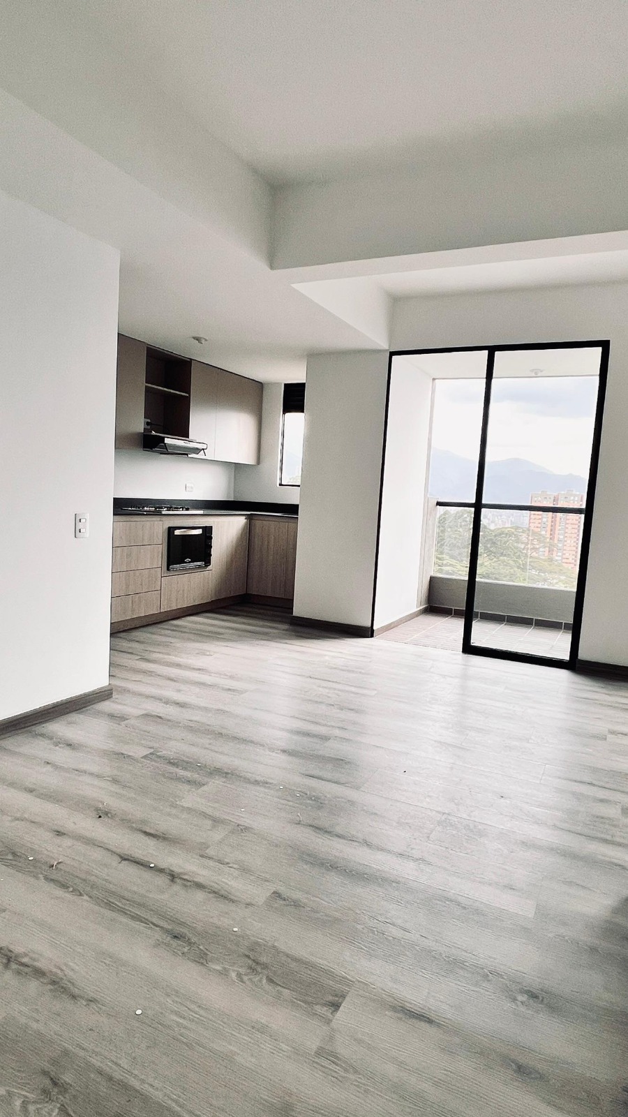 ARRIENDO APARTAMENTO EN POBLADO TIERRA GRATA