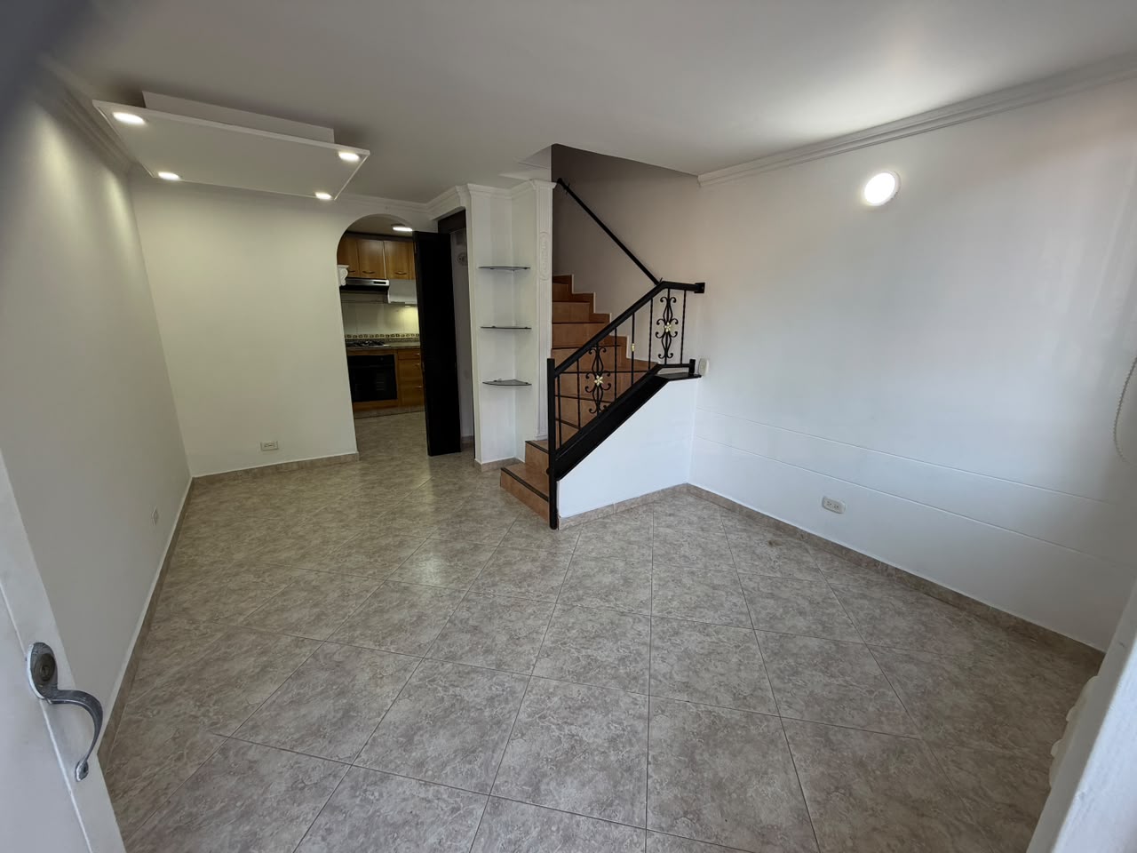 ARRIENDO APARTAMENTO EN LA MOTA