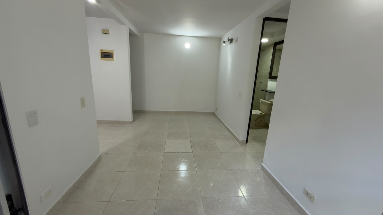 ARRIENDO APARTAMENTO EN LA LOMA DE LOS BERNAL