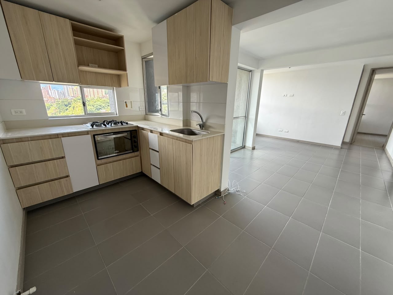 ARRIENDO APARTAMENTO EN LA LOMA DE LOS BERNAL