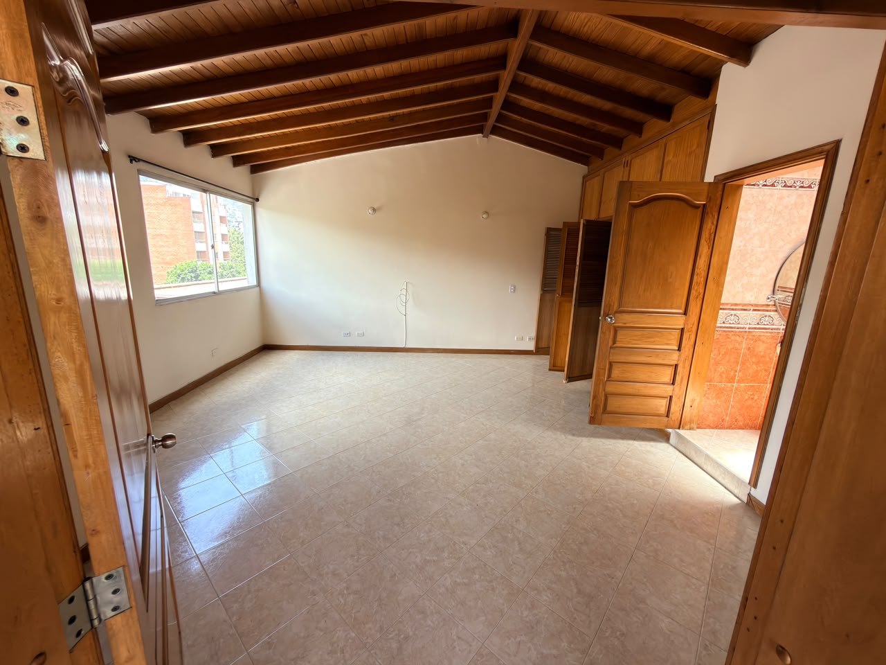 ARRIENDO APARTAMENTO DUPLEX EN EL VELODROMO