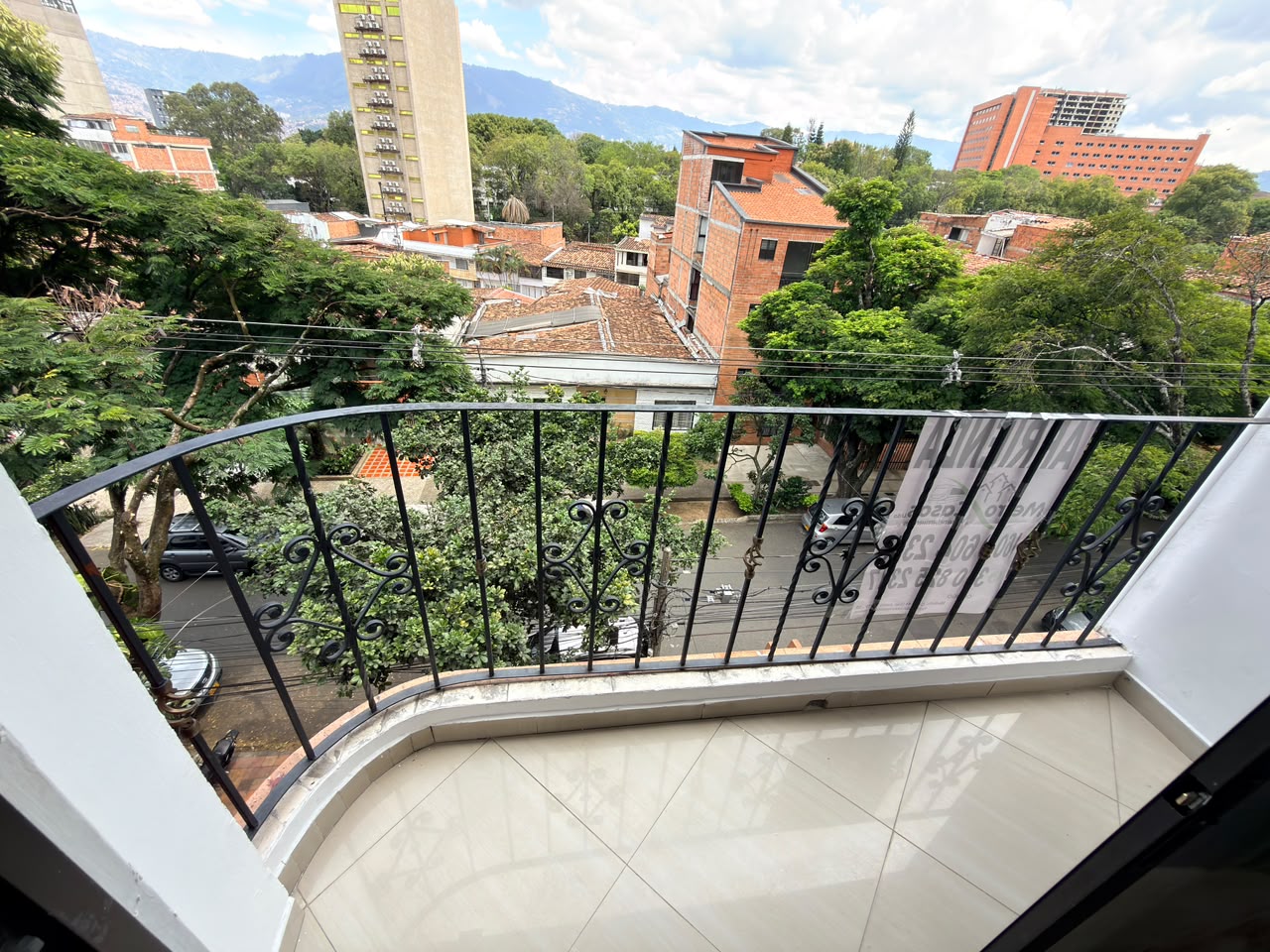 ARRIENDO APARTAMENTO EN LA FLORESTA