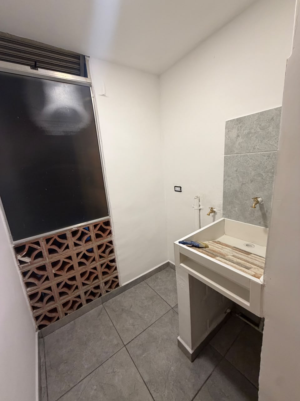 VENDO APARTAMENTO EN LA AURORA