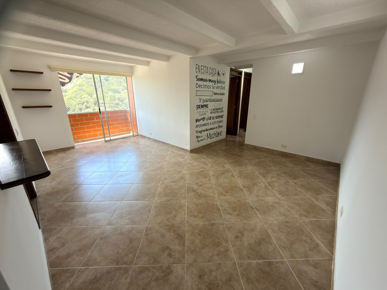 ARRIENDO APARTAMENTO EN LOMA DE LOS BERNAL