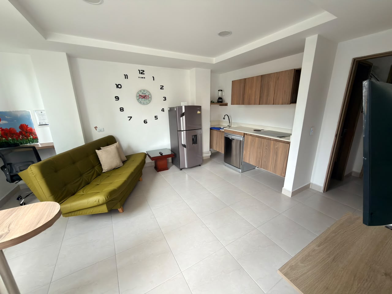 ARRIENDO APARTAMENTO AMOBLADO EN EL VELODROMO