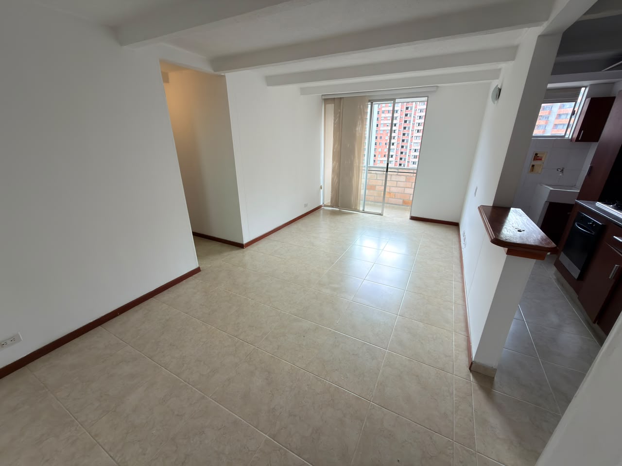 ARRIENDO APARTAMENTO EN LOMA DE LOS BERNAL