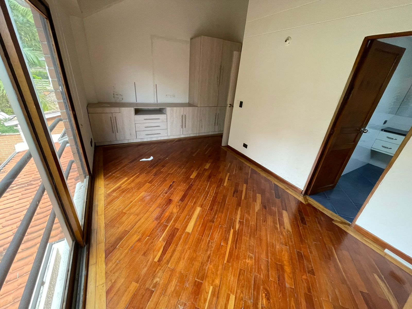 ARRIENDO CASA EN EL POBLADO EL TESORO