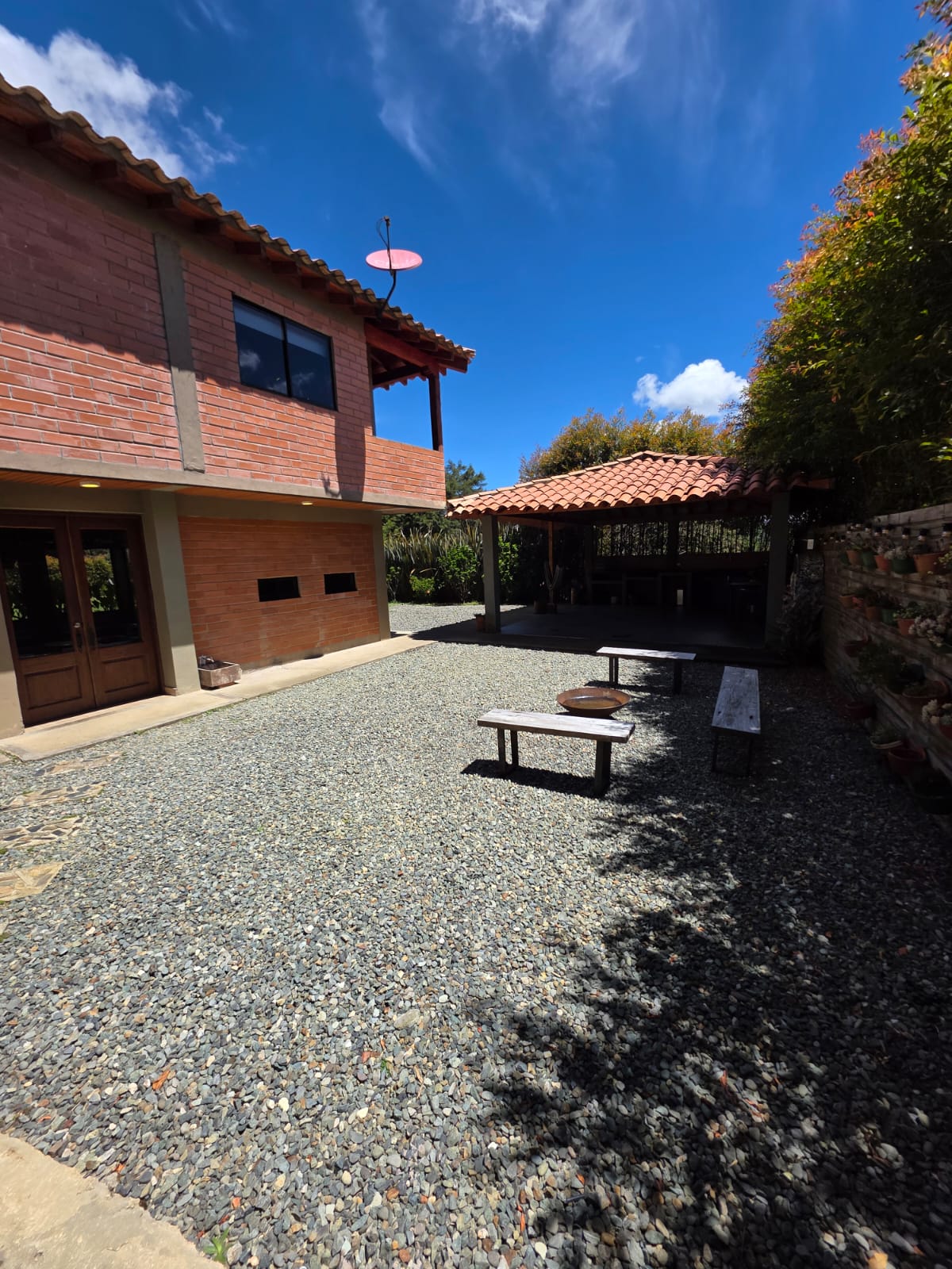 ARRIENDO CASA FINCA EN SANTA ELENA