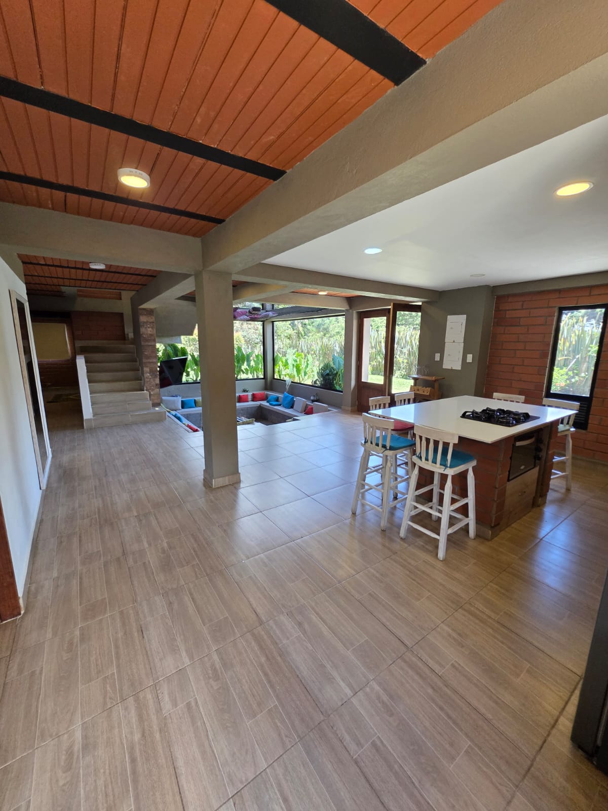 ARRIENDO CASA FINCA EN SANTA ELENA