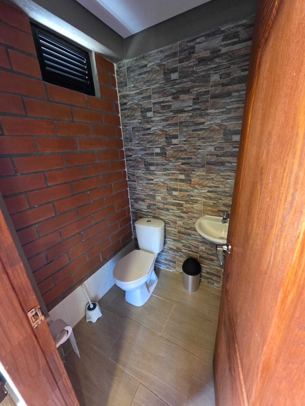 ARRIENDO CASA FINCA EN SANTA ELENA