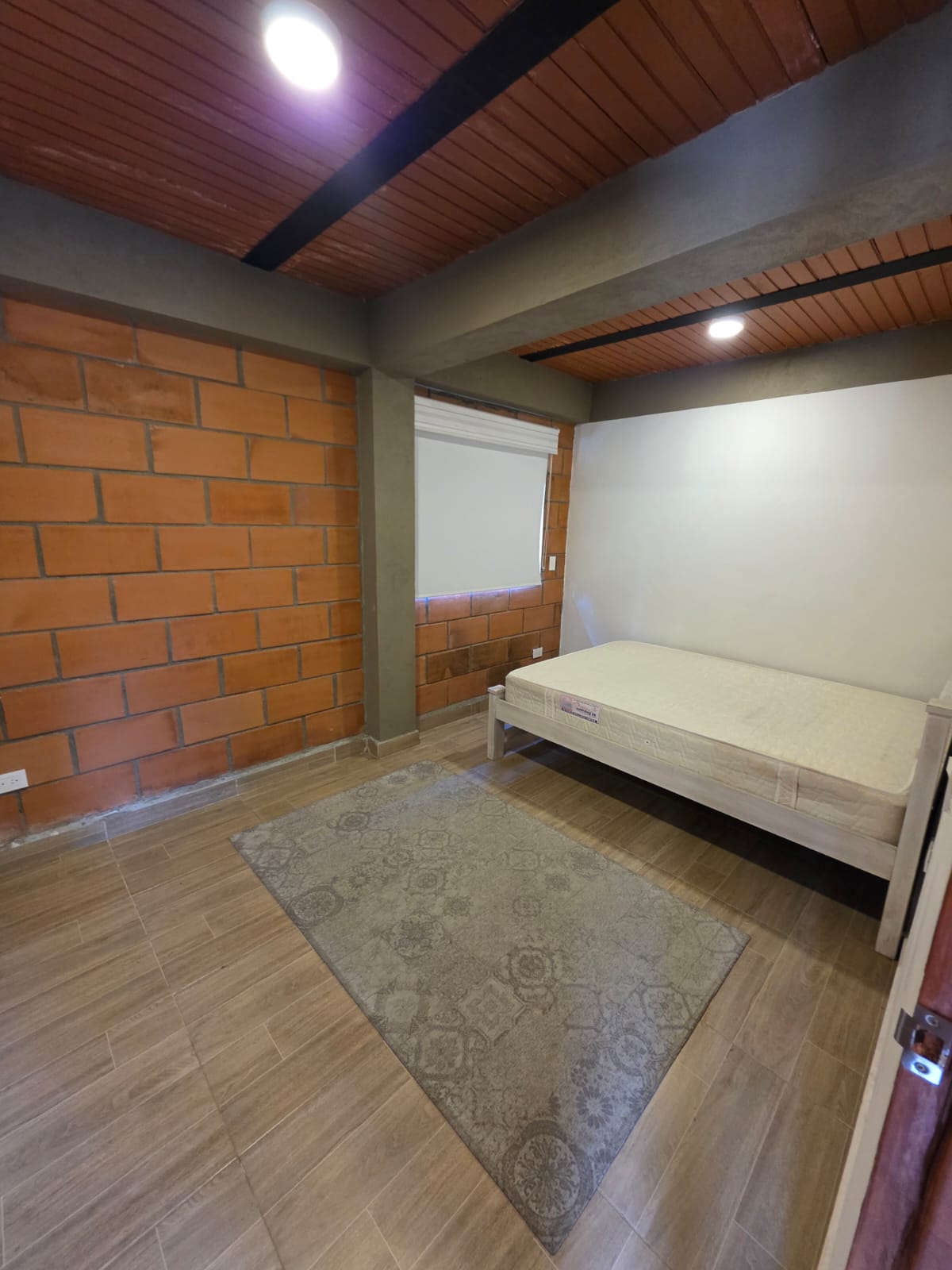 ARRIENDO CASA FINCA EN SANTA ELENA