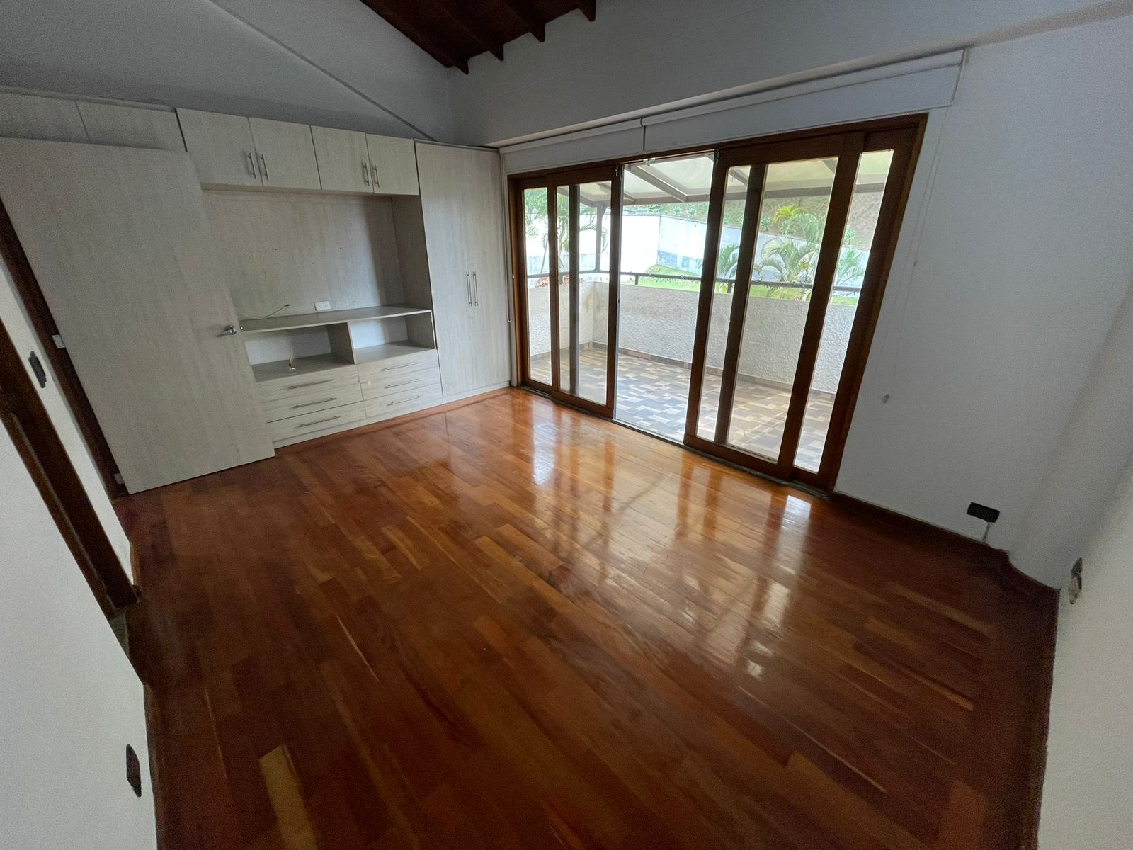 ARRIENDO CASA EN EL POBLADO EL TESORO