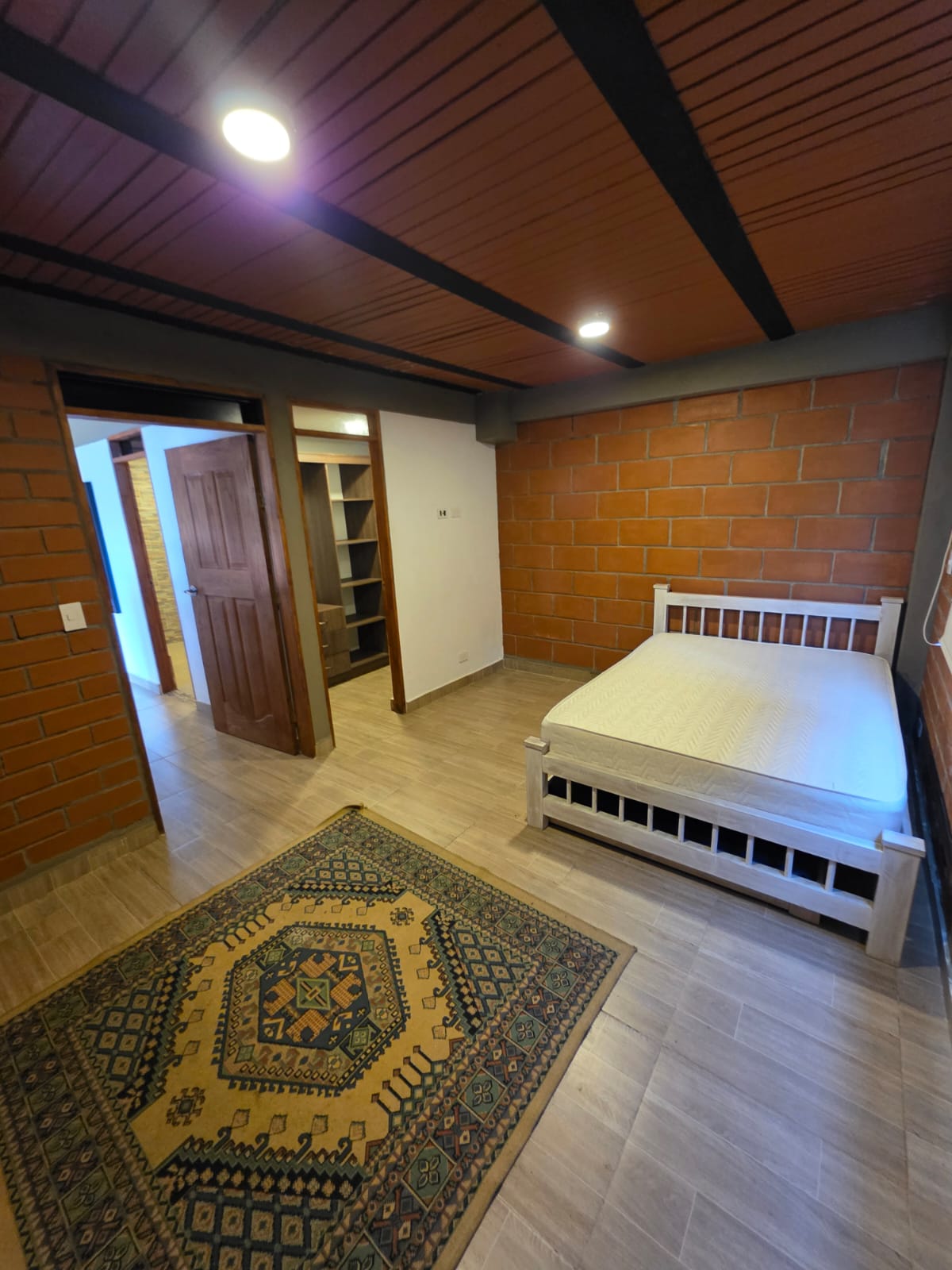 ARRIENDO CASA FINCA EN SANTA ELENA