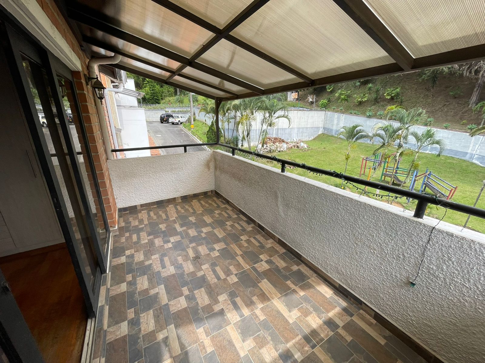 ARRIENDO CASA EN EL POBLADO EL TESORO