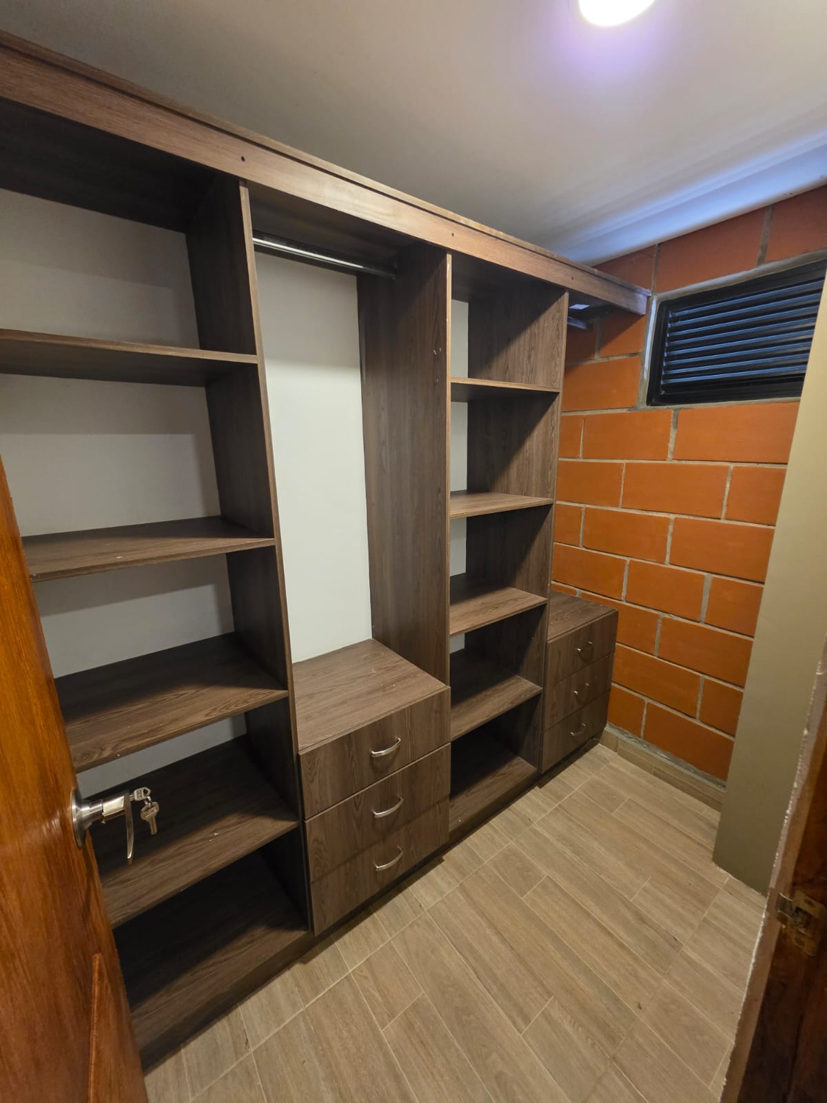 ARRIENDO CASA FINCA EN SANTA ELENA