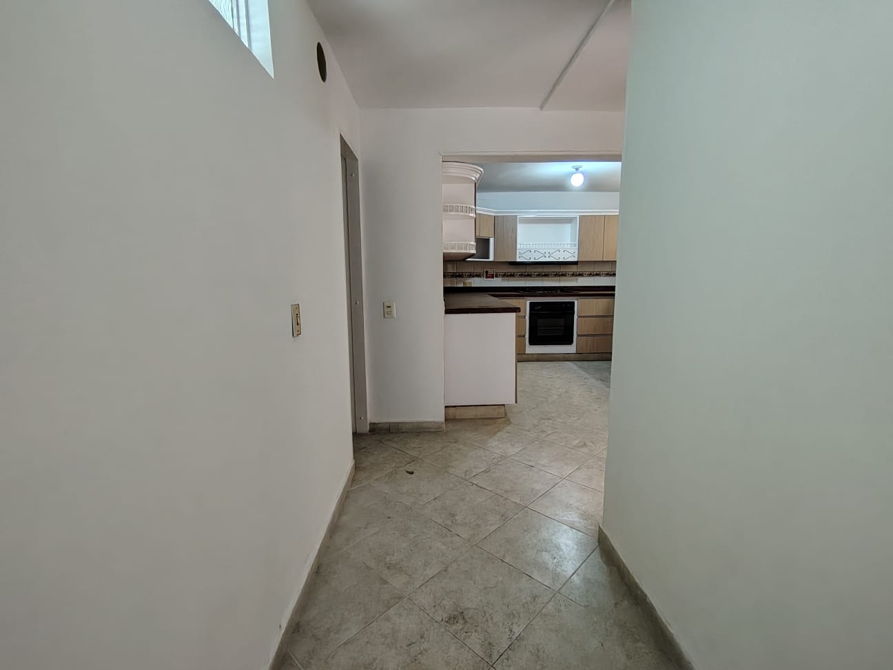 Se arrienda casa en simón bolívar