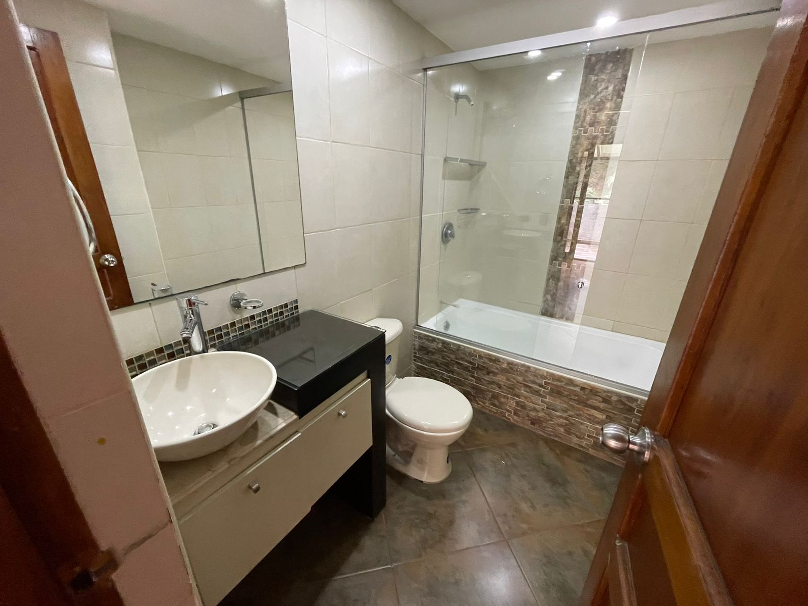 ARRIENDO CASA EN EL POBLADO EL TESORO