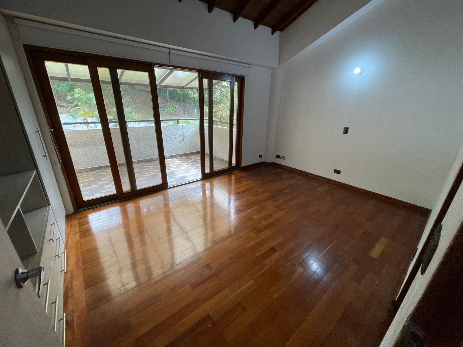 ARRIENDO CASA EN EL POBLADO EL TESORO