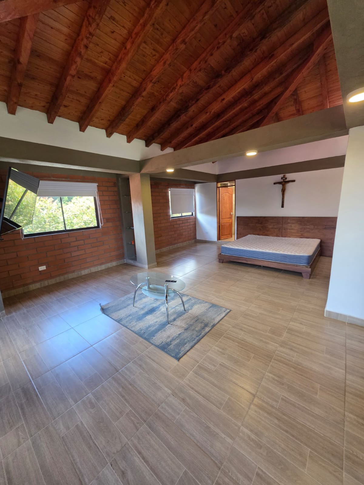 ARRIENDO CASA FINCA EN SANTA ELENA