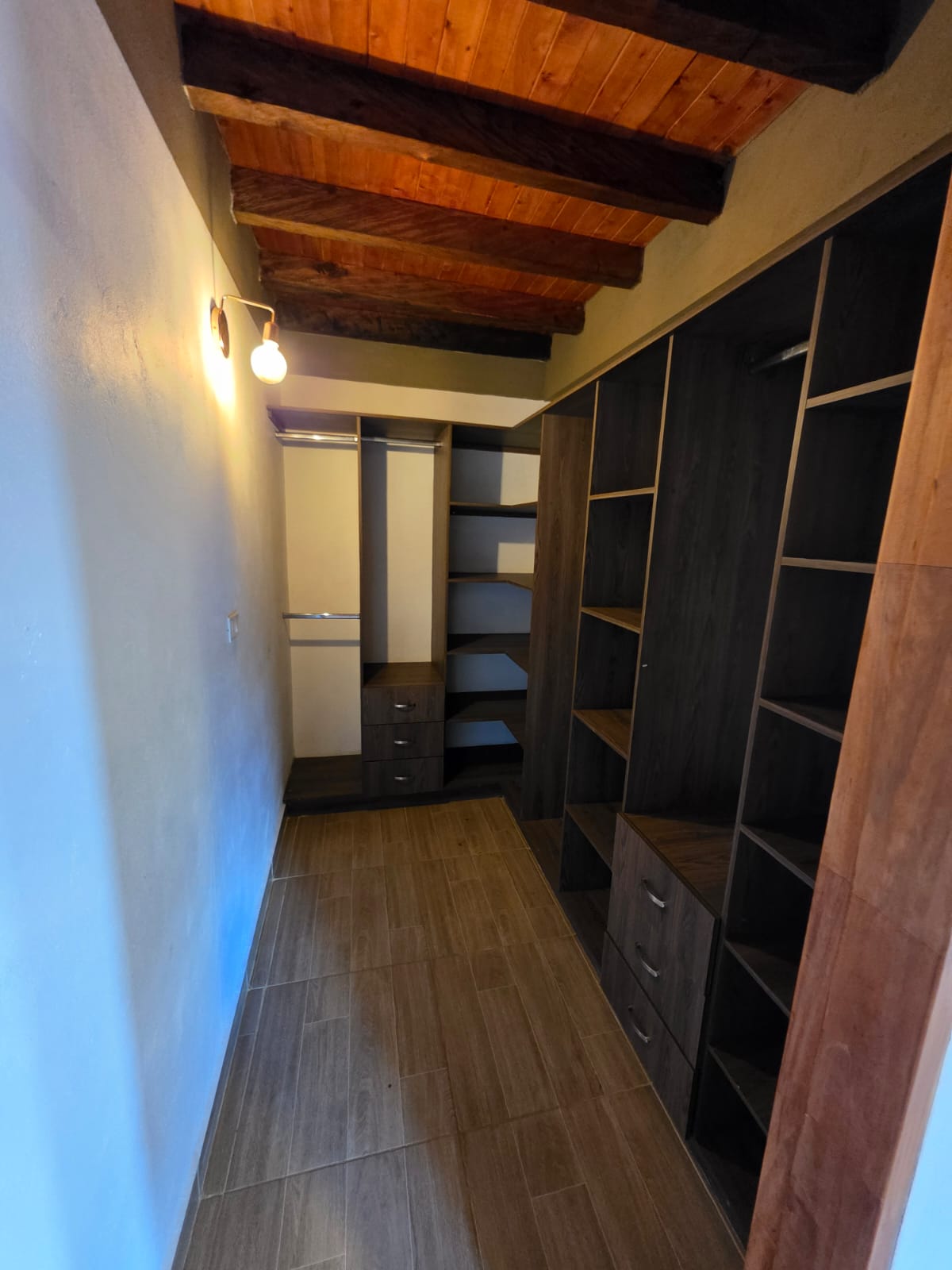 ARRIENDO CASA FINCA EN SANTA ELENA