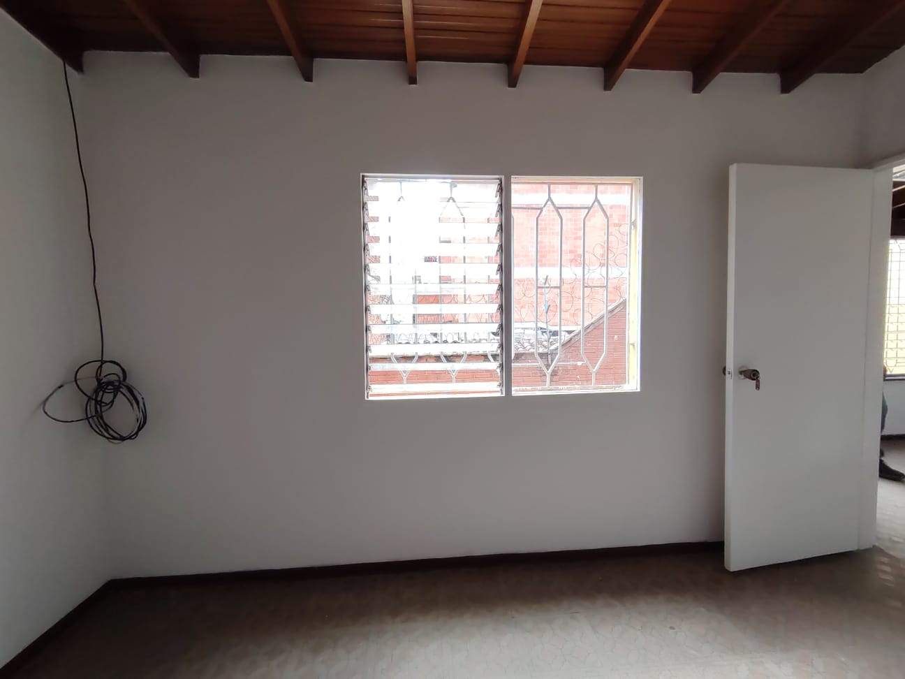 Se arrienda casa en simón bolívar