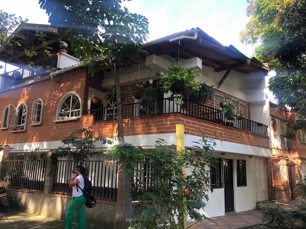 CASA EN VENTA BARRIO SANTA LUCIA