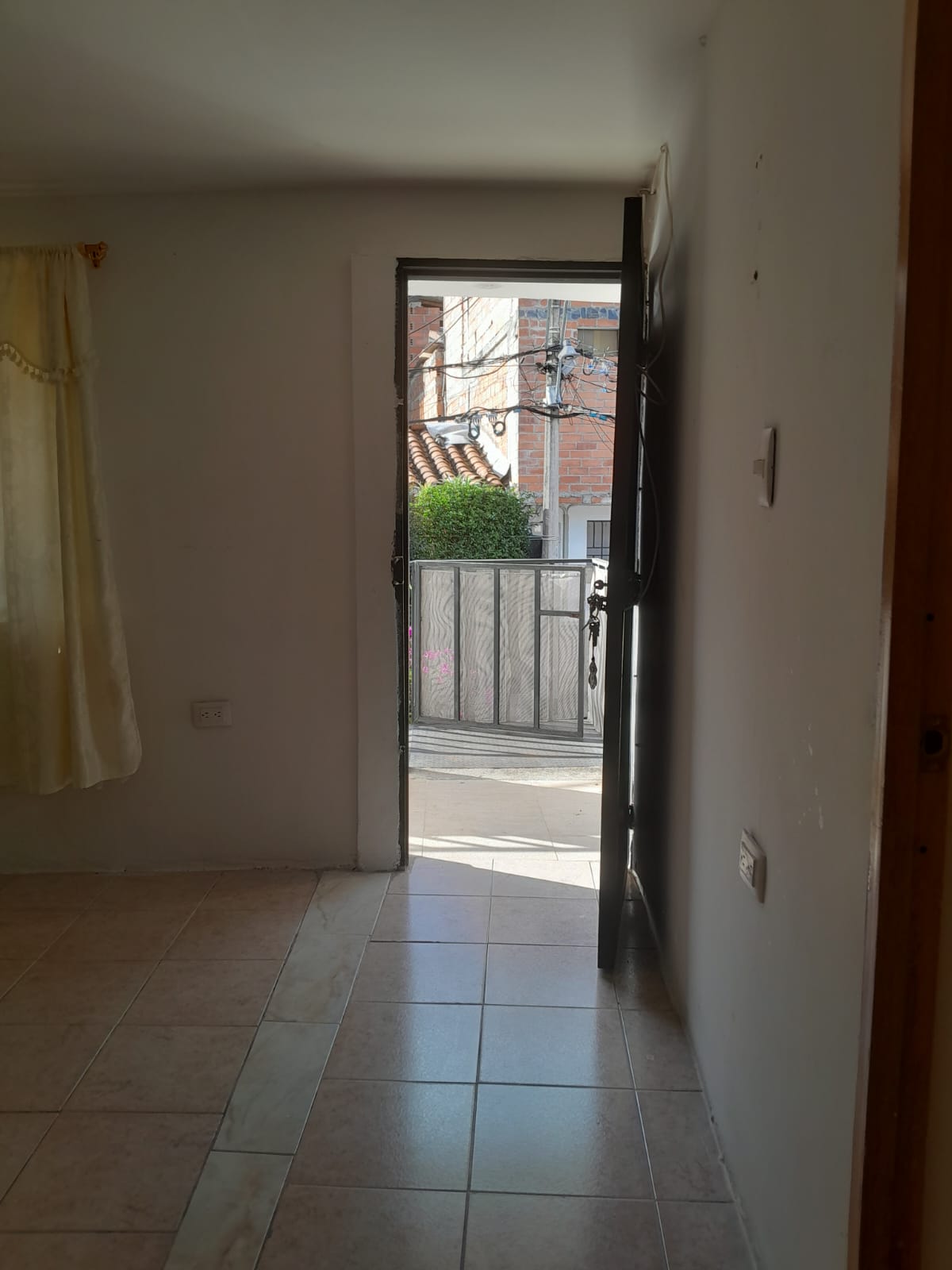 Vendo Casa Dos Niveles Robledo las Margaritas