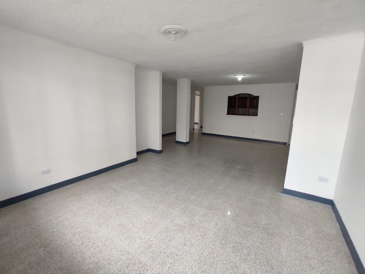 ARRIENDO SEGUNDO PISO  EN LA CASTELLANA