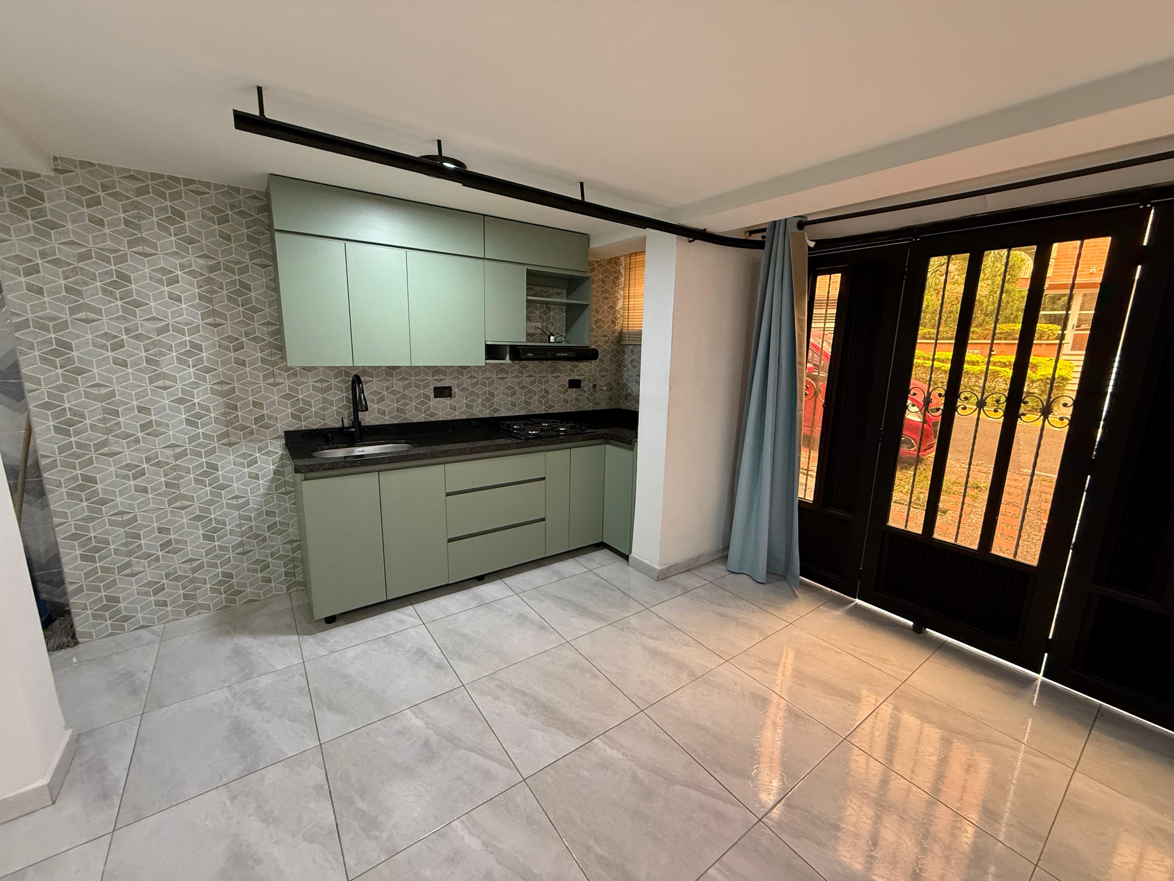 ARRIENDO APARTAESTUDIO EN LA FLORESTA