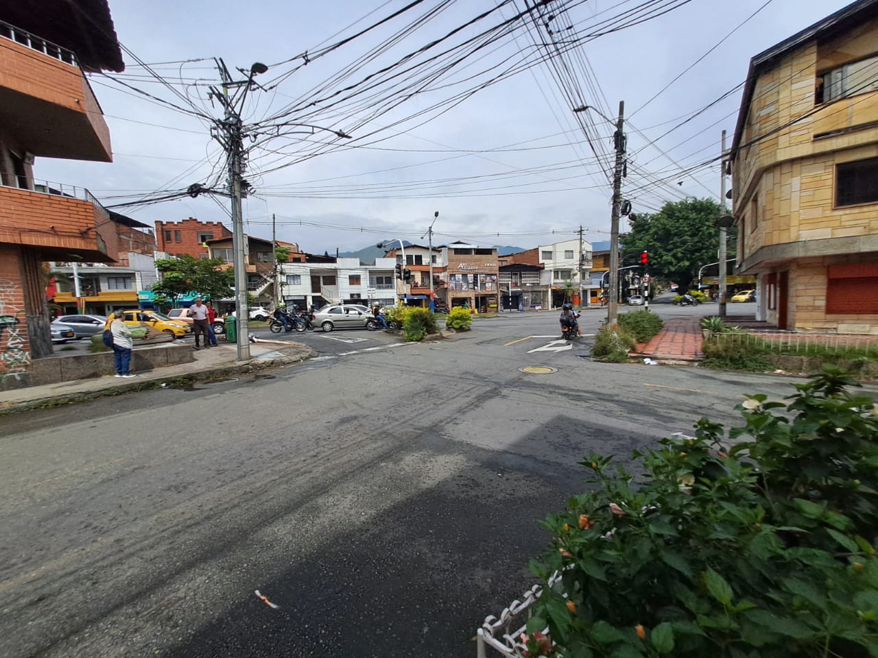 ARRIENDO LOCAL BELEN LA GLORIA