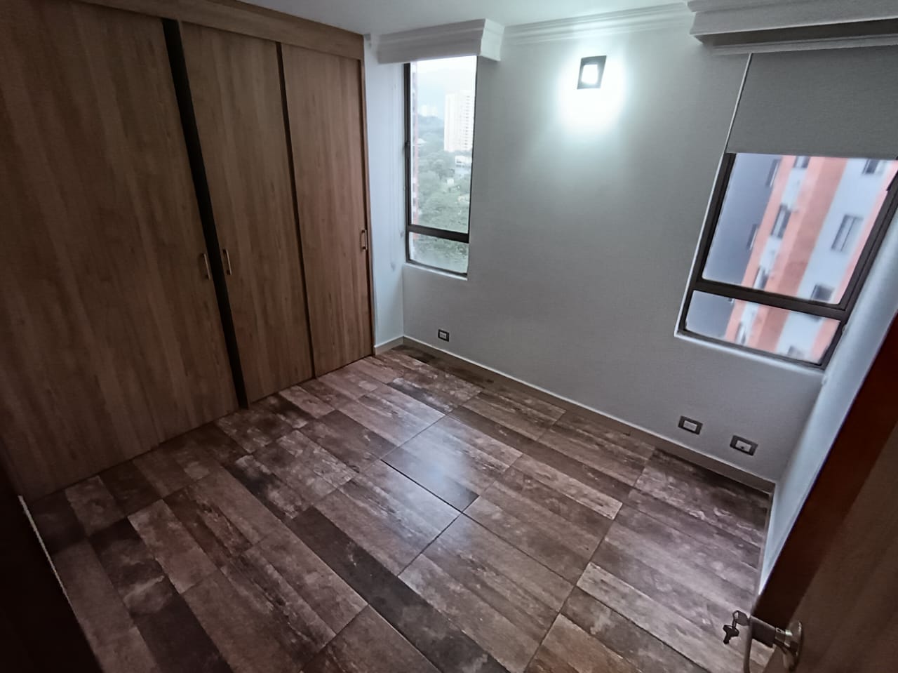 Arrienda Apartamento Loma de los Bernal