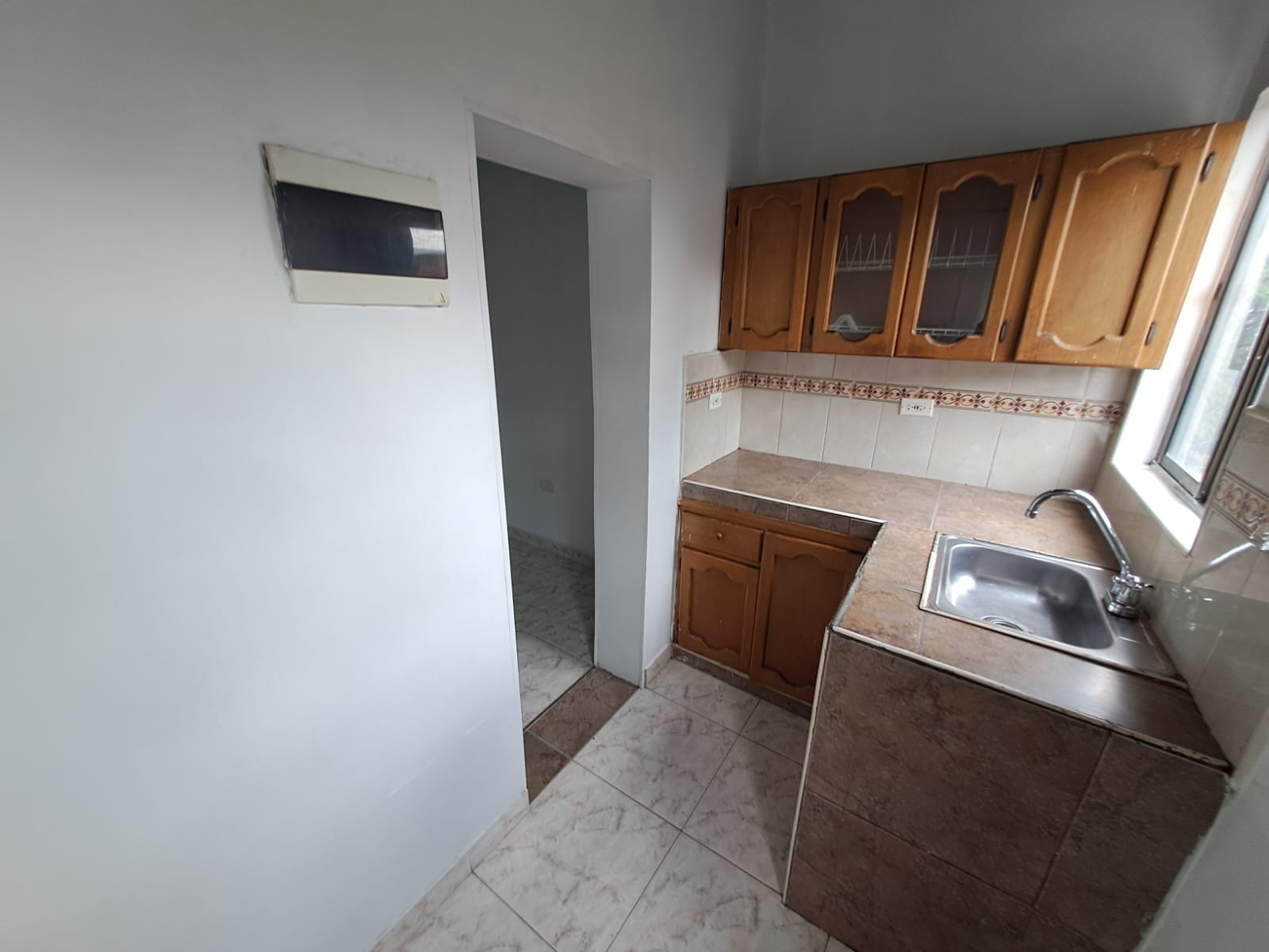 ARRIENDO APARTAESTUDIO MILAGROSA