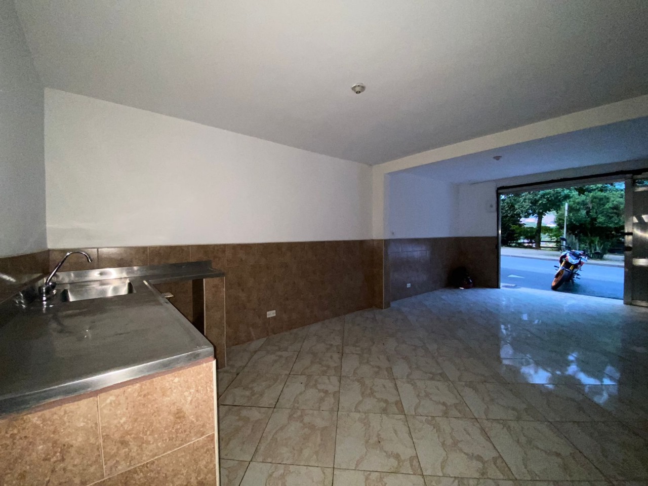 Arriendo Local Comercial Itagüí - sector San Francisco