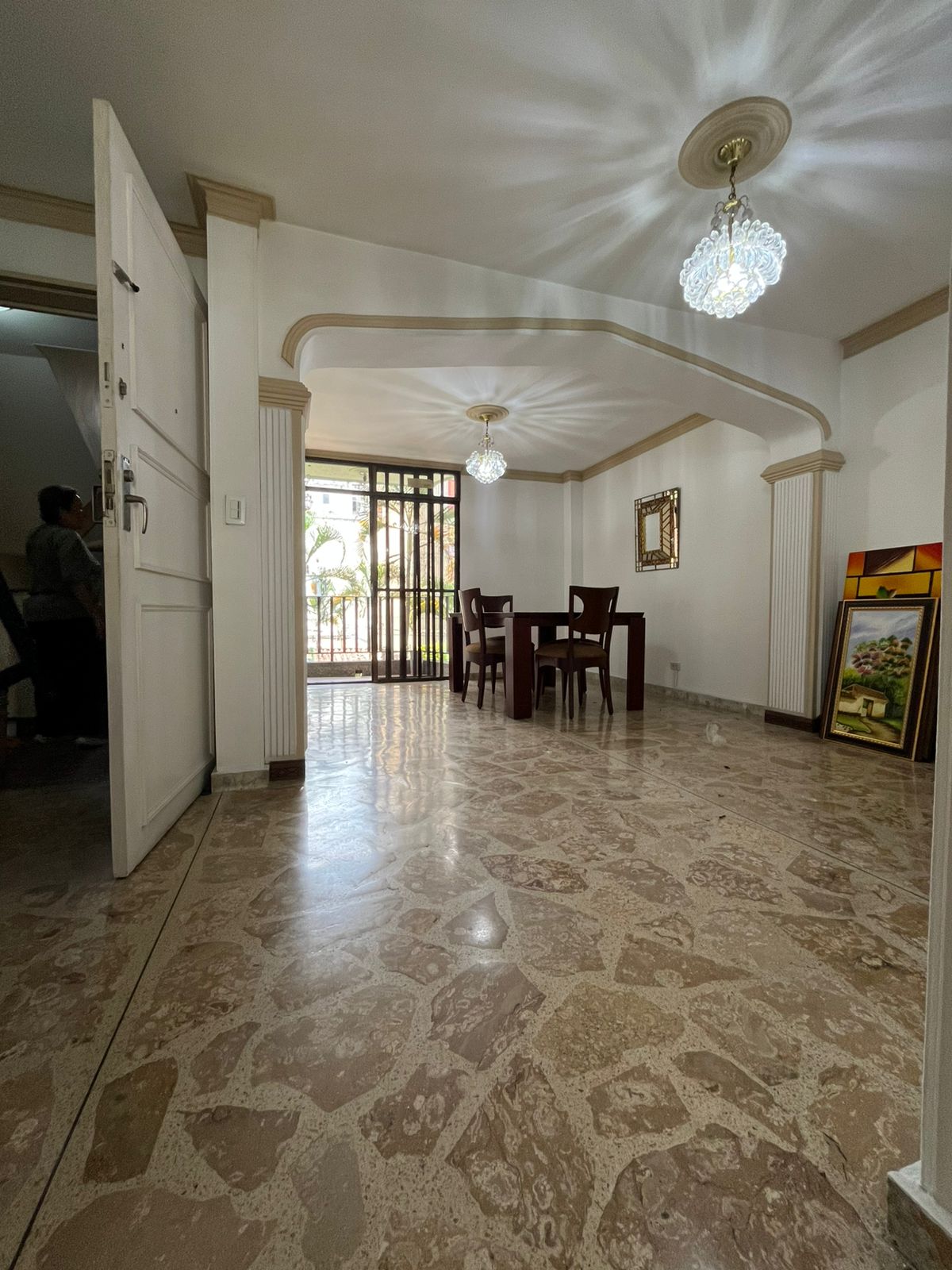 Arriendo apartamento Los Colores