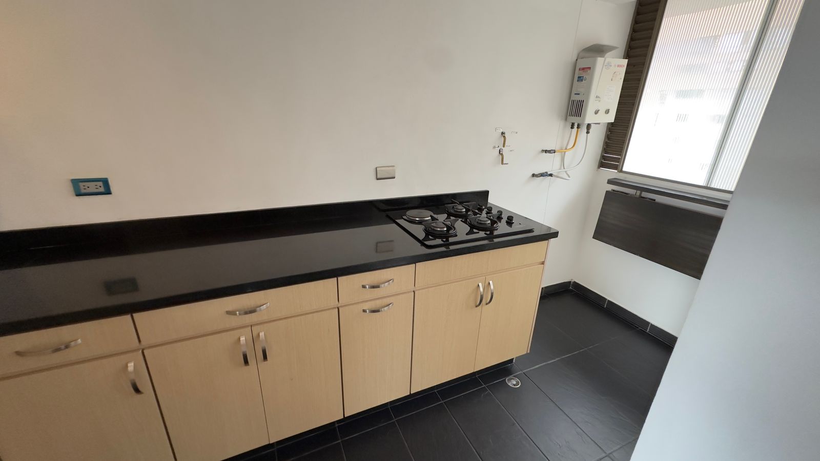 ARRIENDO APARTAMENTO EN EL POBLADO LA FRONTERA