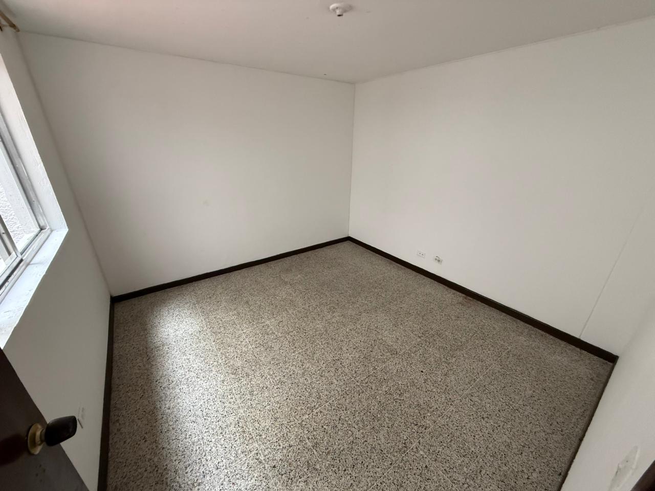 ARRIENDO CASA EN SANTA MONICA
