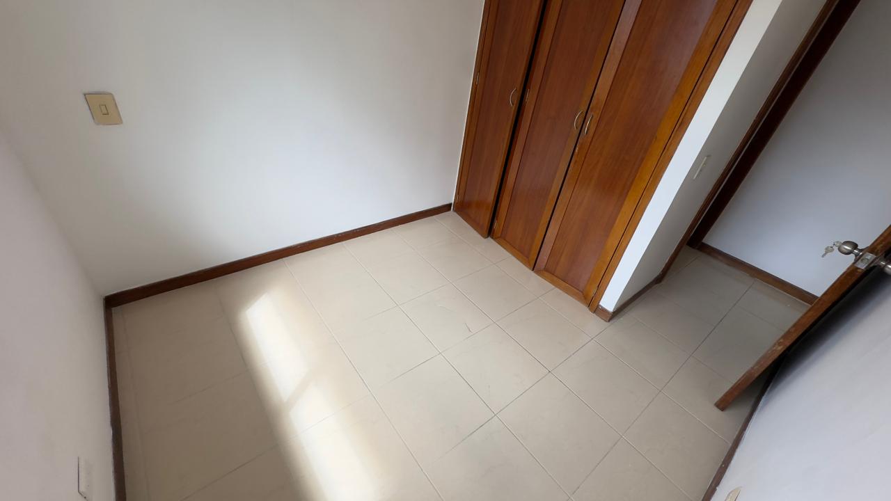 ARRIENDO APARTAMENTO EN LOMA DE LOS BERNAL