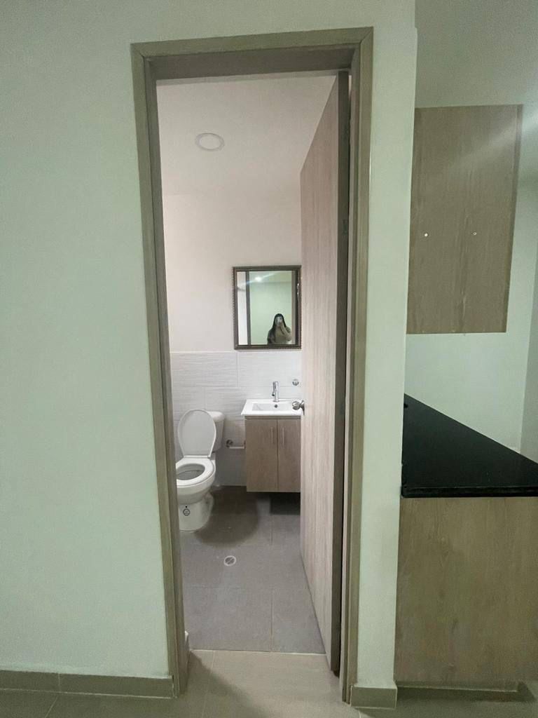 VENDO OFICINA EN CALASANZ